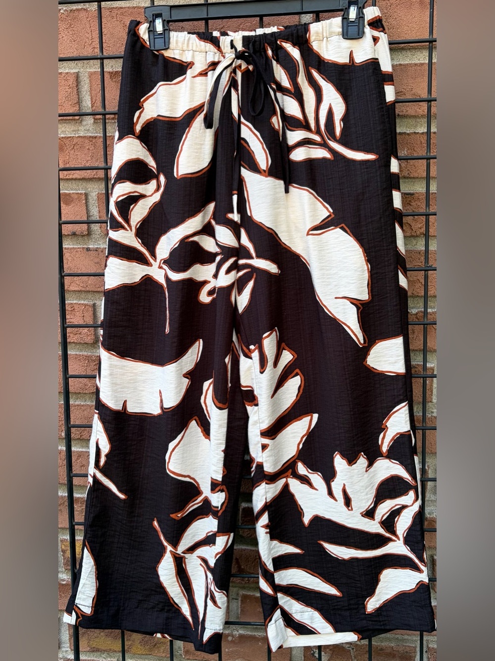 MELLODAY Black Maxi Pants with White Tropical Print and Brown Accents